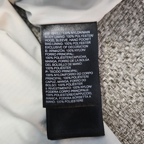 The North Face Women's Small Resolve 2 Weatherproof Rain Jacket 721414  Green - Picture 14 of 14